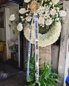 white Block Standing Wreath